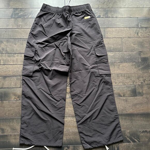 Levi's Women's Gold Tab Cargo Pocket Nylon Pants - Picture 6 of 6